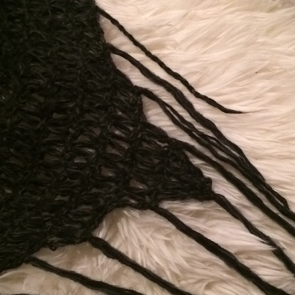 Poncho Off-the-Shoulder Acrylic Knit Fringe OS - Picture 3 of 4